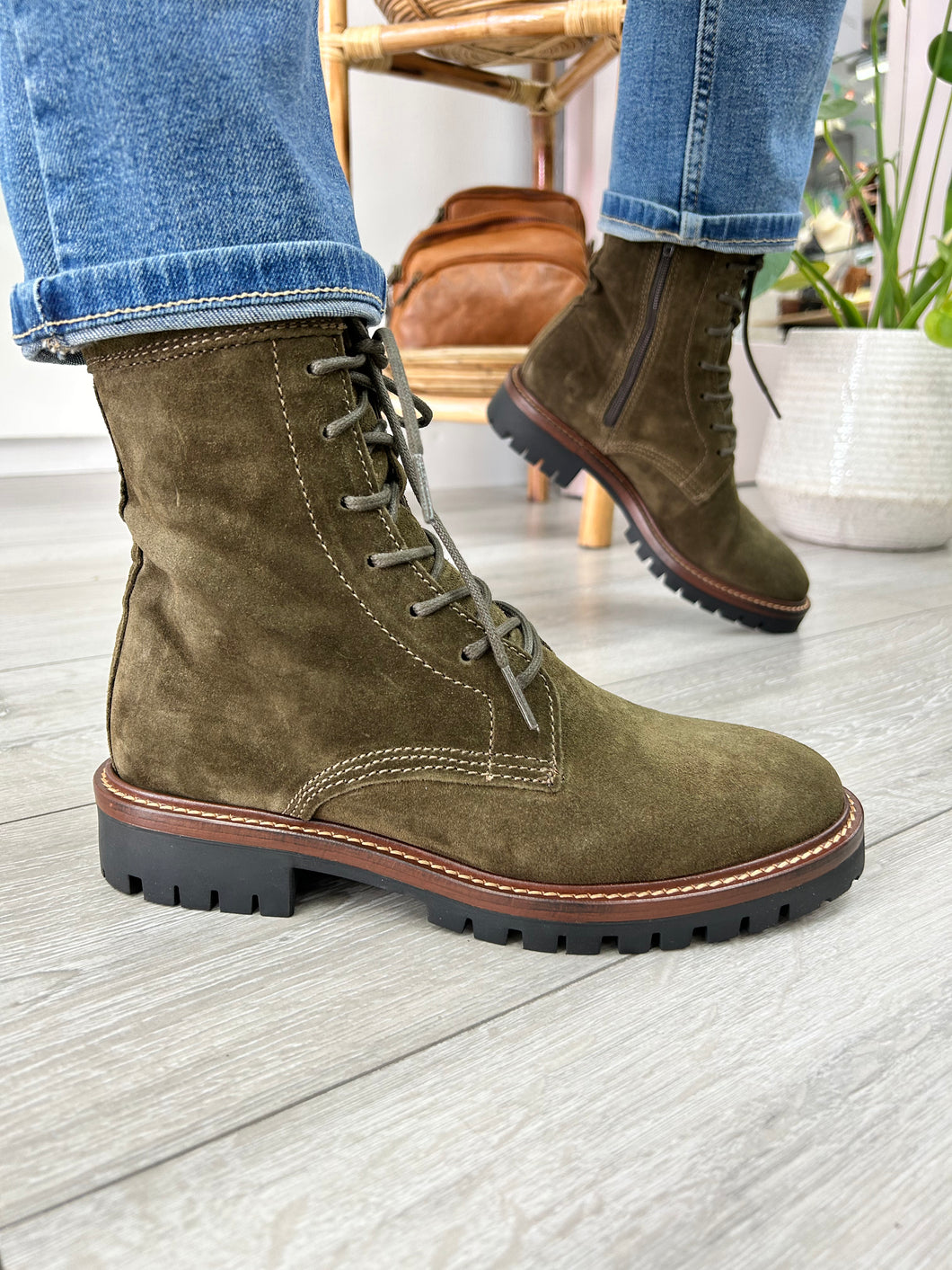 Alpe wedge outlet boots