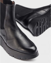 Load image into Gallery viewer, Wonders | Marbella Chelsea Boot