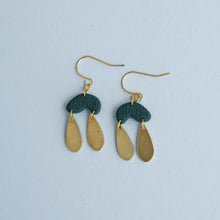 Load image into Gallery viewer, Rain Drop Earrings