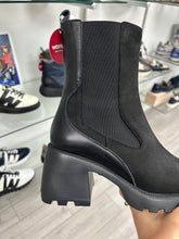 Load image into Gallery viewer, Wonders | Heeled Chelsea Boot