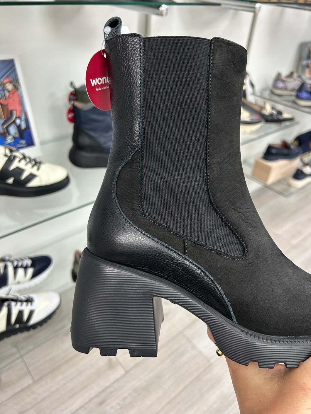 Wonders | Heeled Chelsea Boot